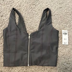 women’s crop top - never worn!
